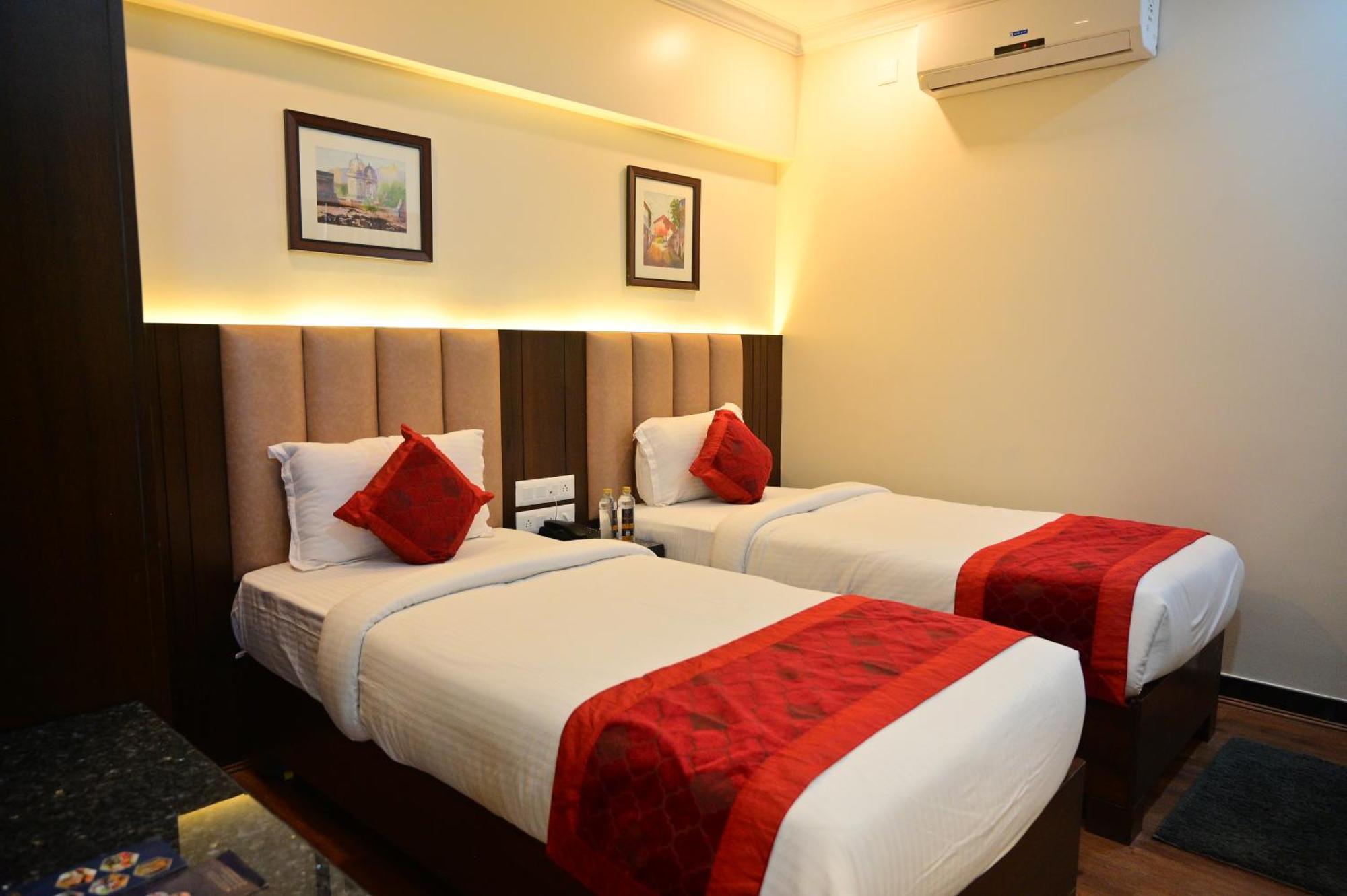 Hotel Golden Riviera Mysore Exterior foto