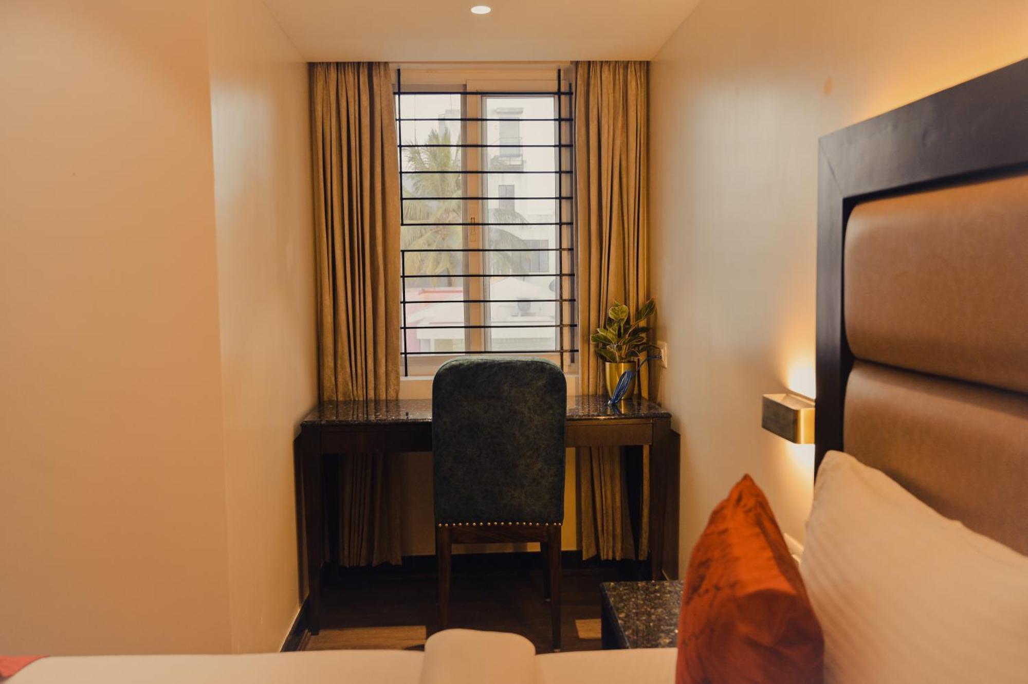 Hotel Golden Riviera Mysore Exterior foto